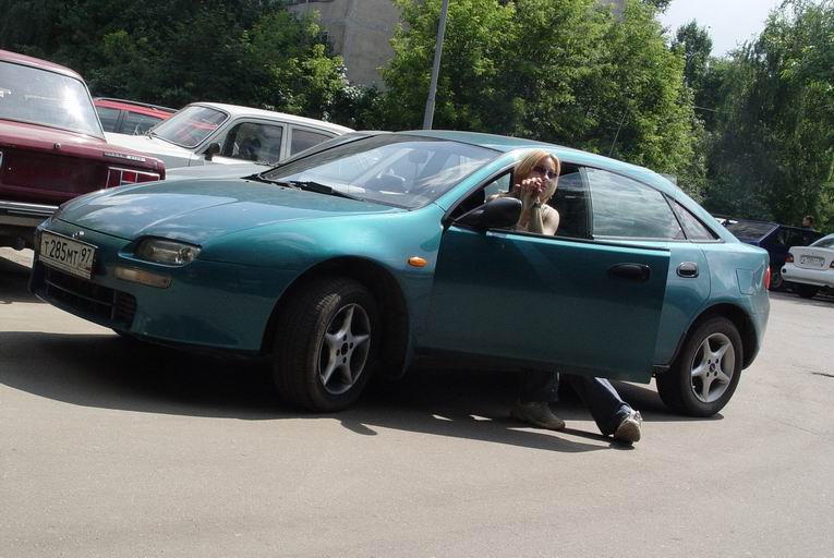 devushka_na_mazde.JPG